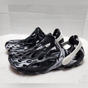 Merrell women’s black and white hydro moc size 9